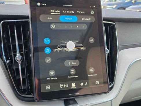 New 2026 Volvo XC60 B5 Ultra w/ Protection Package Premier image 25