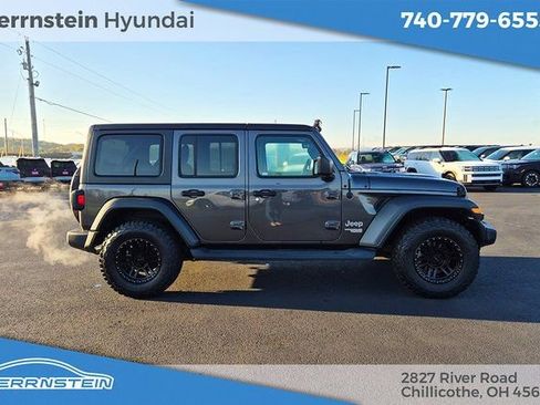 Used 2018 Jeep Wrangler Unlimited Sport S AWD/4WD image 28