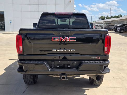 Certified 2022 GMC Sierra 2500 AT4 w/ AT4 Preferred Package AWD/4WD image 6
