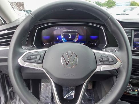 Used 2024 Volkswagen Jetta SE w/ Panoramic Sunroof Package image 12
