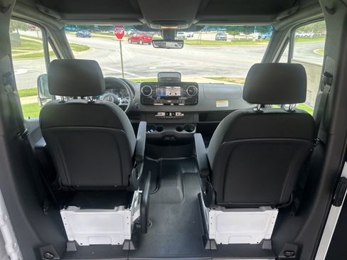 New 2025 Mercedes-Benz Sprinter 2500 image 11
