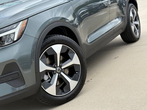 New 2026 Volvo XC40 B5 Core w/ Protection Package Premier image 9