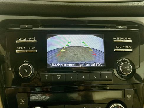 Used 2015 Nissan Rogue SV w/ SV Moonroof Package FWD image 21