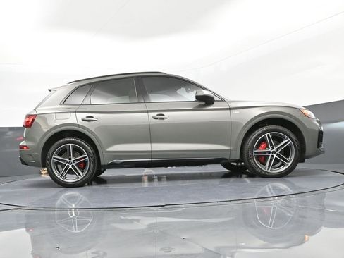 Used 2024 Audi Q5 e Premium Plus w/ Premium Plus Package image 39