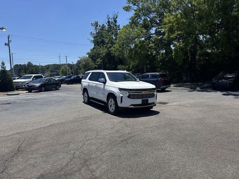 Used 2021 Chevrolet Tahoe Premier w/ Premium Package AWD/4WD image 3