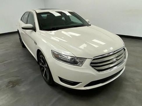 Used 2015 Ford Taurus SEL w/ Equipment Group 201A FWD image 9