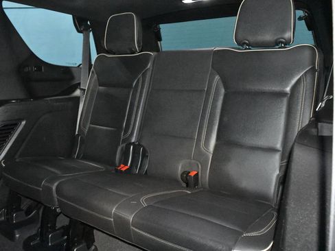 Used 2023 Chevrolet Tahoe Premier AWD/4WD image 23