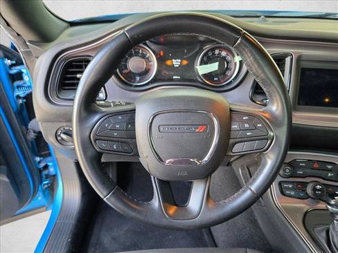 Used 2023 Dodge Challenger SXT RWD image 10