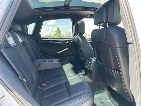 New 2025 Porsche Macan image 17