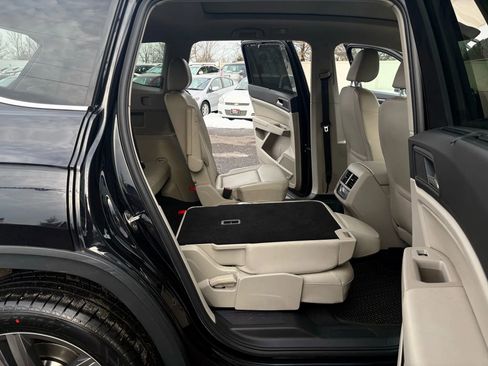 Used 2019 Volkswagen Atlas SE w/ Panoramic Sunroof Package image 30