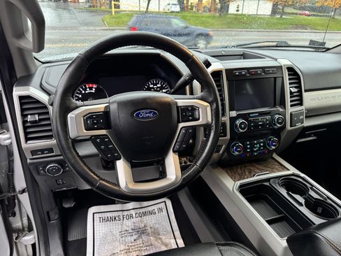 Used 2019 Ford F350 Lariat w/ Chrome Package image 11