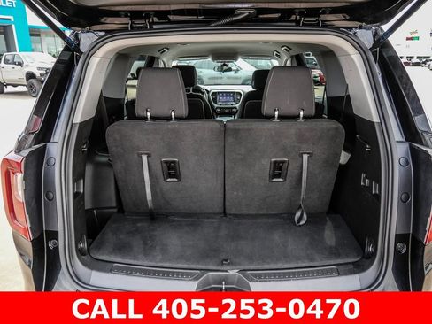 Used 2023 GMC Acadia SLE FWD image 12