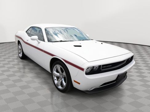 Used 2013 Dodge Challenger SXT Plus RWD image 3