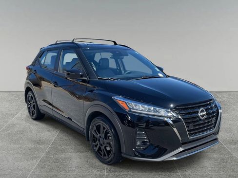 Used 2022 Nissan Kicks SR w/ Premium Package image 7