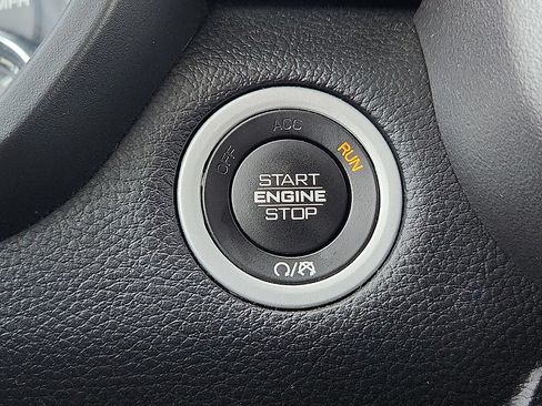 Used 2020 RAM 1500 Laramie w/ Sport Appearance Package AWD/4WD image 9