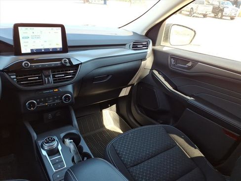 Certified 2025 Ford Escape Active w/ Cold Weather Package FWD image 15