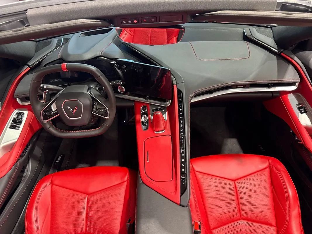 Used 2024 Chevrolet Corvette Stingray Preferred Cpe w/ Z51 Performance Package RWD image 20