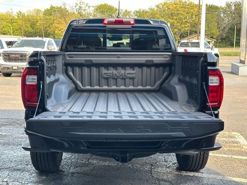New 2026 GMC Canyon Elevation w/ Convenience Package image 9