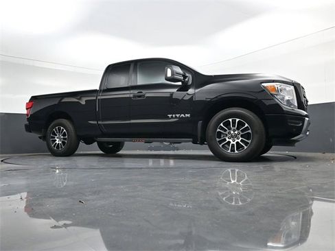 Used 2024 Nissan Titan SV w/ SV Utility Package image 31