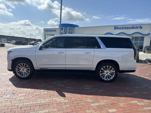 Used 2024 Cadillac Escalade ESV Premium Luxury RWD image 33