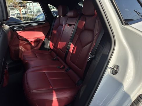 Used 2023 Porsche Macan image 41