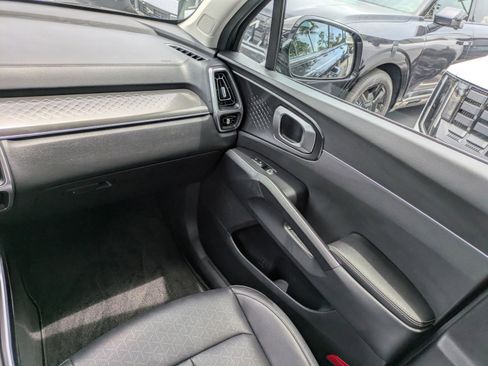 Certified 2022 Kia Sorento S FWD image 14