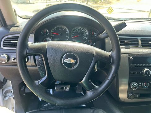 Used 2009 Chevrolet Tahoe 4WD w/ Skid Plate Package image 12