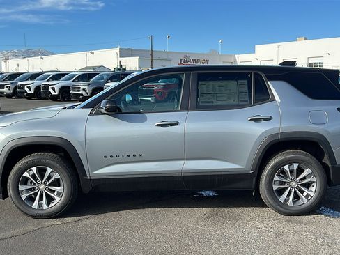 New 2026 Chevrolet Equinox LT w/ Convenience Package II image 8