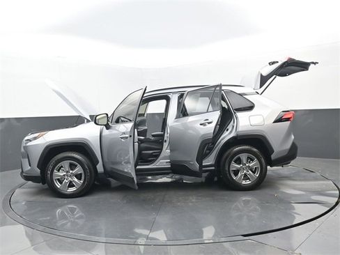 Used 2025 Toyota RAV4 LE image 33