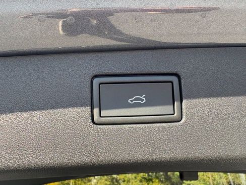 New 2026 Volkswagen Tiguan SE R-Line image 17