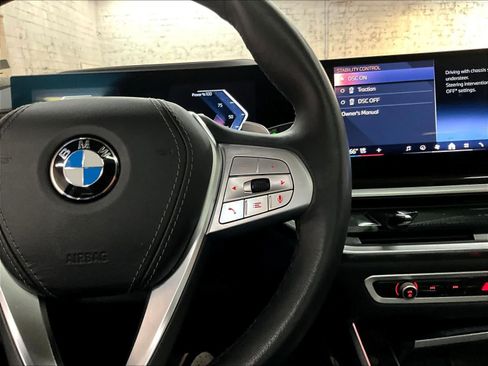 Used 2025 BMW X7 xDrive40i AWD/4WD image 21