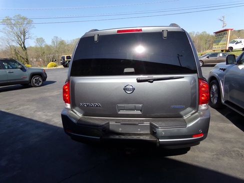 Used 2014 Nissan Armada SV image 4