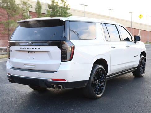 Certified 2025 Chevrolet Suburban High Country image 40