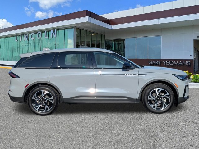 New 2026 Lincoln Nautilus Premier w/ Jet Appearance Package AWD/4WD image 3