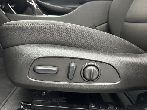 Used 2025 Chevrolet Malibu LT image 24