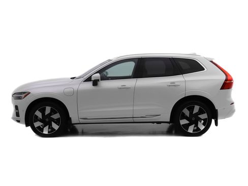Certified 2023 Volvo XC60 T8 Plus w/ Climate Package image 5