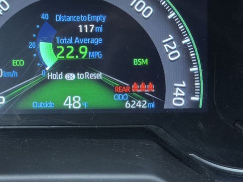 Used 2025 Toyota RAV4 LE image 27