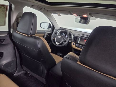Used 2018 Toyota RAV4 Limited FWD image 30