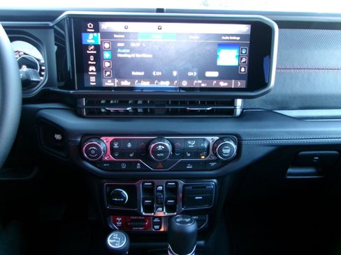 New 2026 Jeep Wrangler Unlimited Rubicon image 15