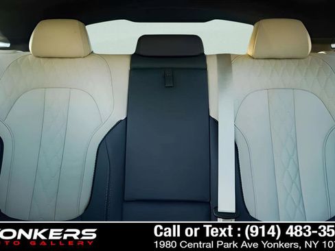 Used 2022 BMW X6 xDrive40i w/ Executive Package image 51