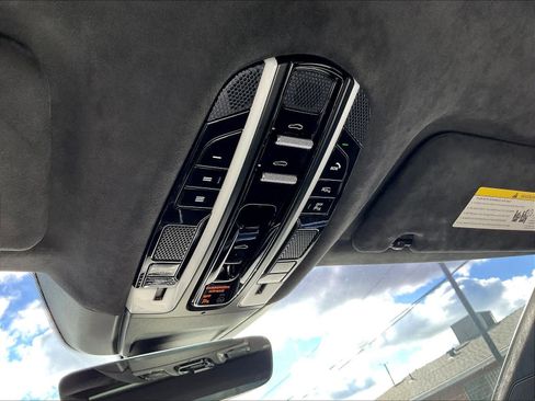 Used 2022 Porsche Panamera Turbo S image 38