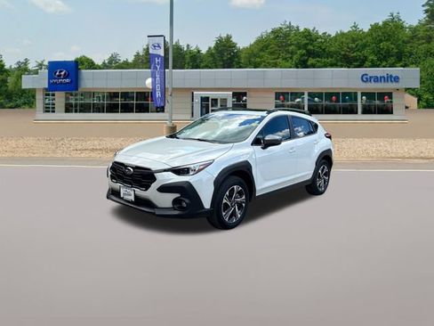 Used 2024 Subaru Crosstrek 2.0i Premium AWD/4WD image 2