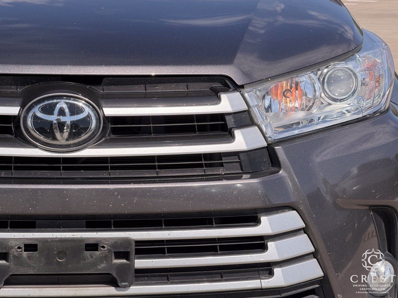 Used 2019 Toyota Highlander XLE FWD image 3