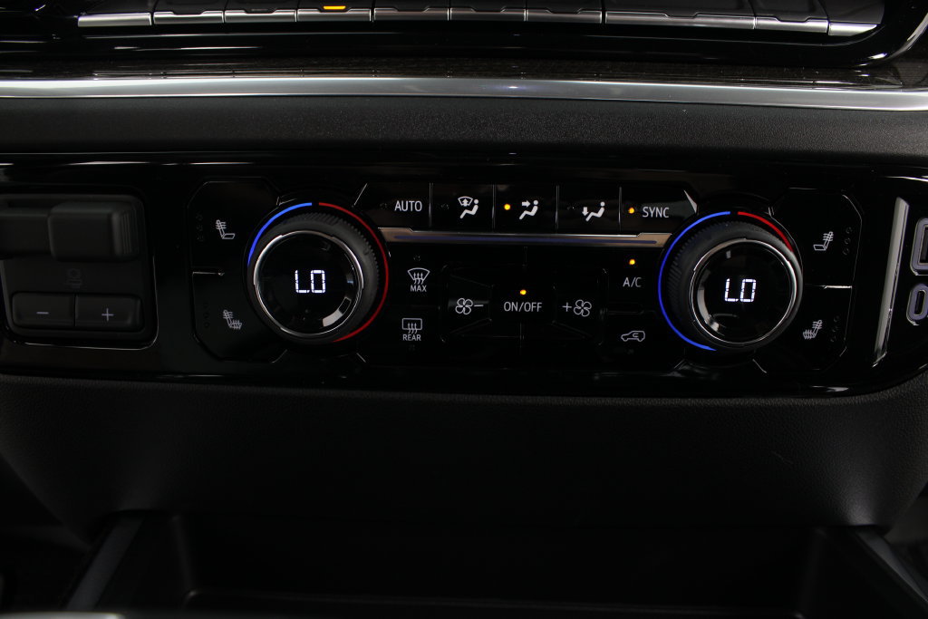 New 2026 Chevrolet Silverado 1500 RST w/ Redline Edition AWD/4WD image 6