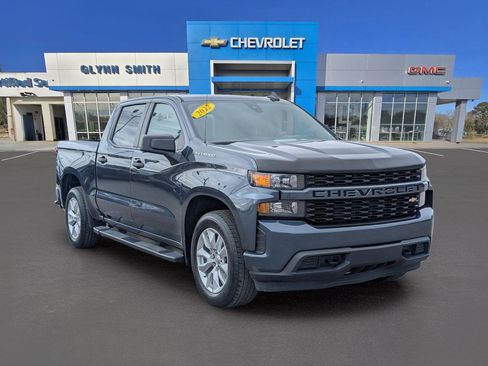 Used 2022 Chevrolet Silverado 1500 Custom w/ Safety Confidence Package image 3