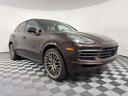 Certified 2022 Porsche Cayenne AWD/4WD image 12