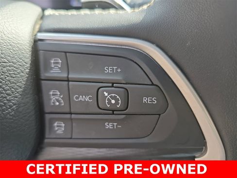 Used 2023 Jeep Grand Cherokee Laredo image 18