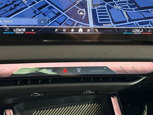 Used 2025 BMW X3 xDrive30i w/ Convenience Package image 21