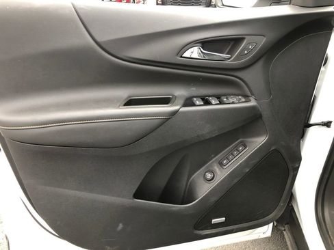 Used 2022 Chevrolet Equinox Premier image 18