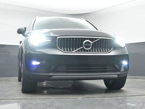 Used 2023 Volvo XC40 B5 Plus w/ Protection Package Premier AWD/4WD image 11
